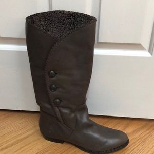 Brown boots, size 10 (run 1/2 size small)